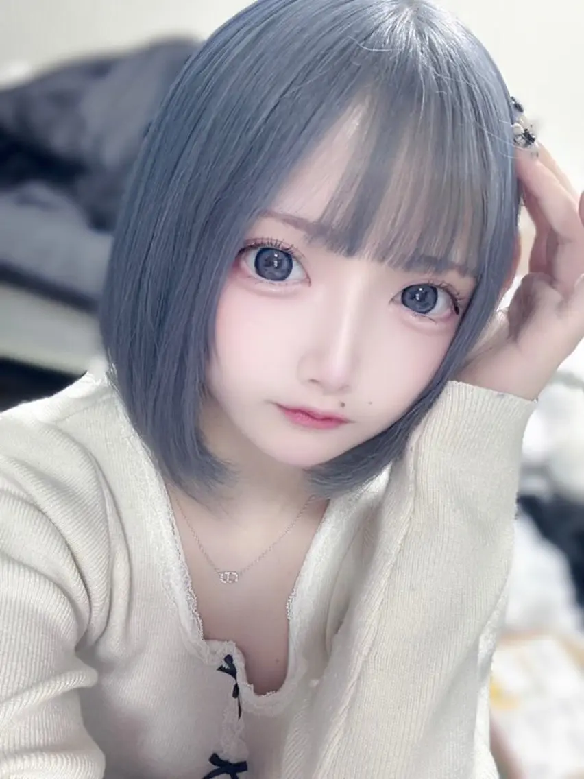 ショート カット ヘアカラー 💖艶ハイトーン髪質 改善💖ケンシンのヘアスタイル