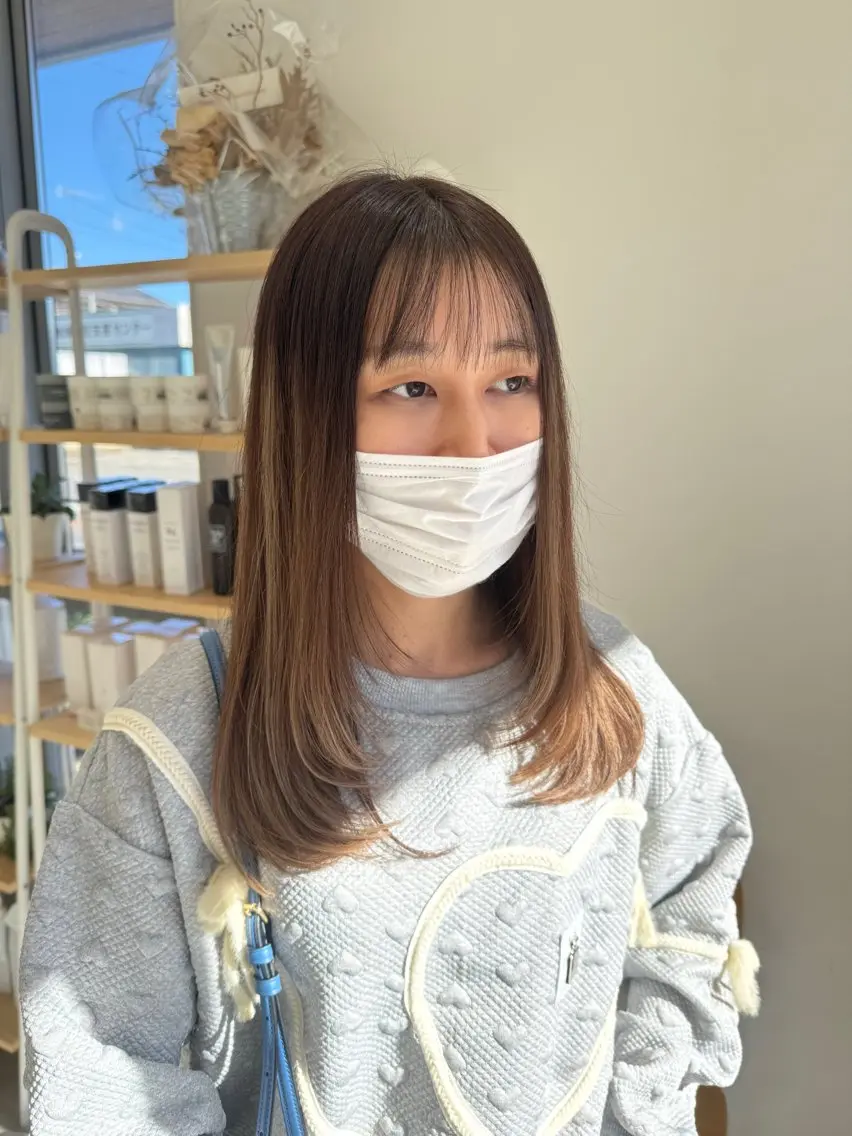 セミロング レイヤーカット 堀越 美羽のヘアスタイル