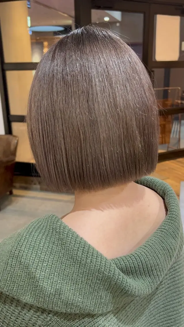ショート 赤み消しカラー🫧/ KOUのヘアスタイル
