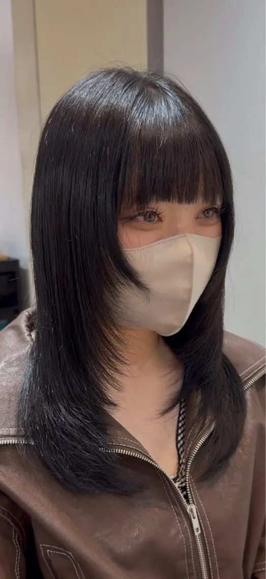 ミディアム 顔周りカット レイヤーカット カラーモデル/縮毛 矯正モデル/あやかのヘアスタイル