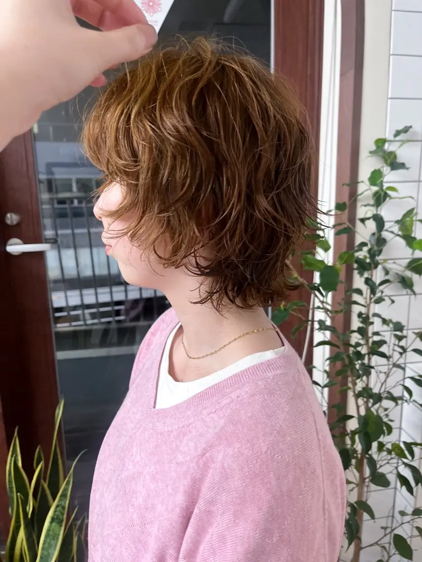 ミディアム カラー パーマ ミディアムパーマ ベージュカラー ウルフカット ボブパーマ/パーマ ウルフパーマのヘアスタイル