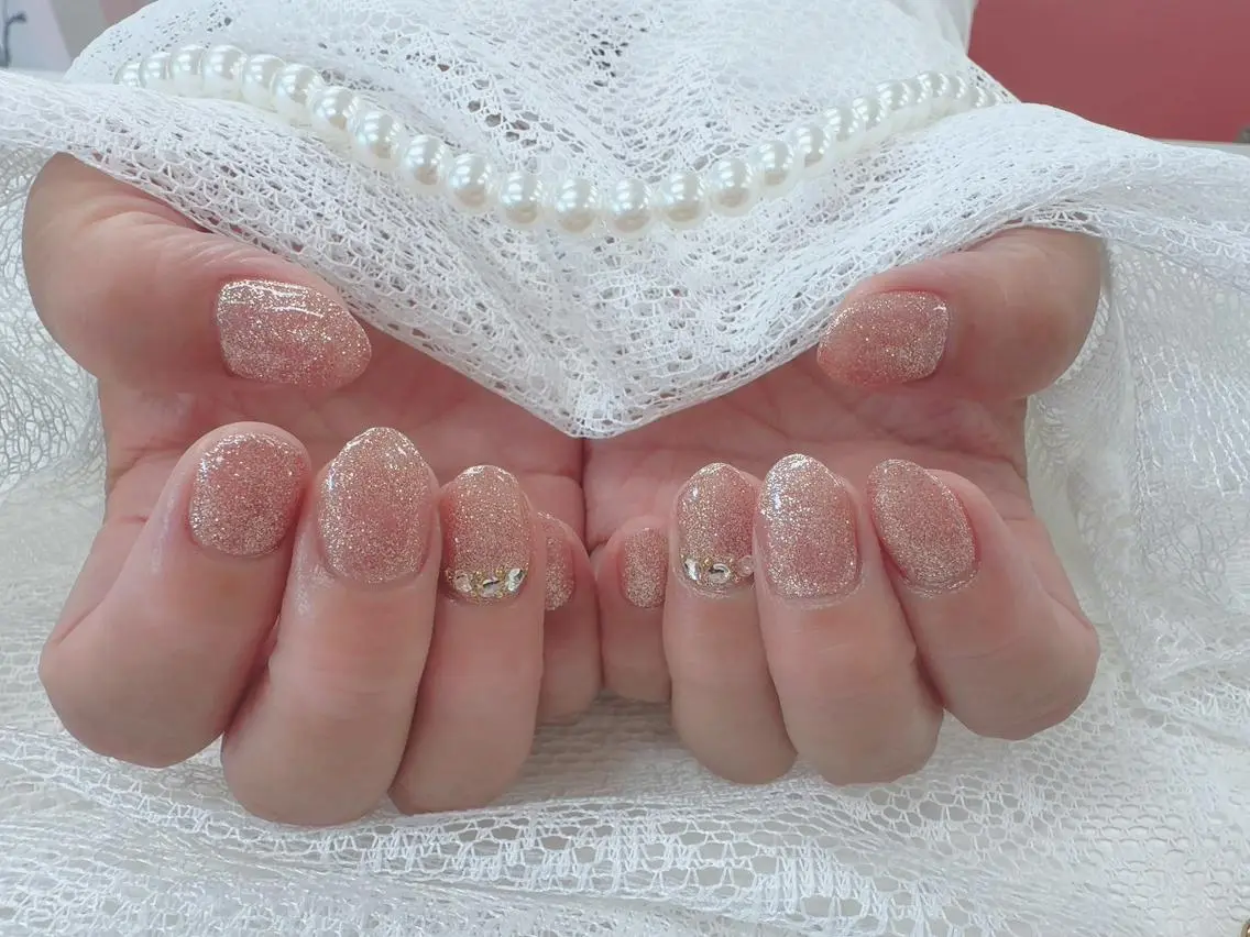 HAND⭐オフなし⭐ワンカラーorグラデ(アート1種2本)【Jrネイリスト】の写真