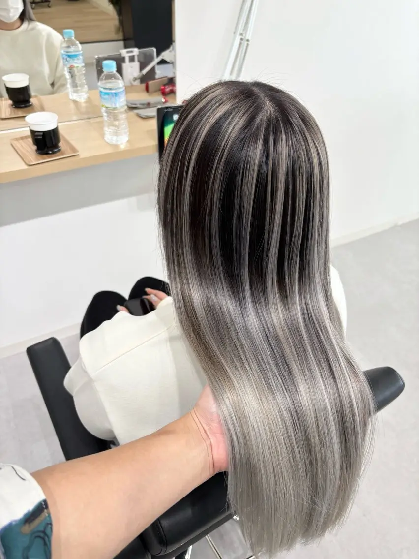 ロング ケアブリーチ 黒瀬有汰のヘアスタイル
