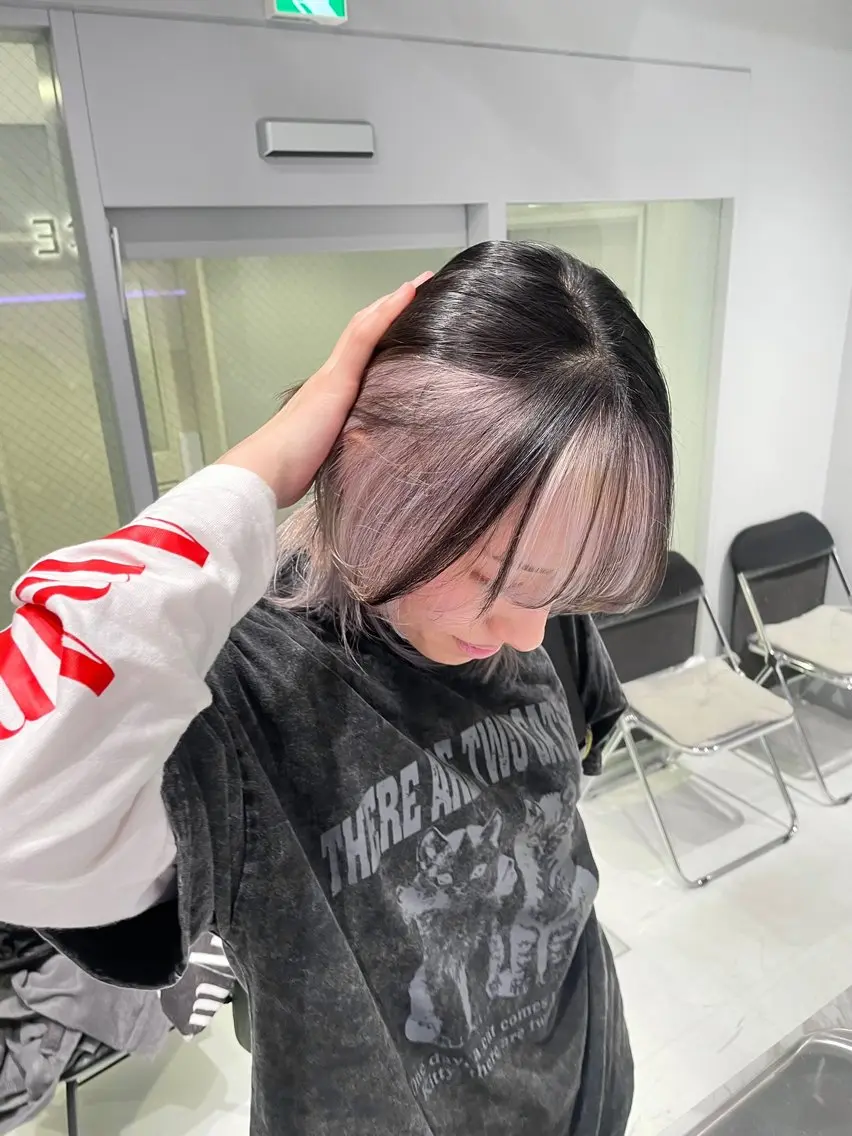 ミディアム カラー ブリーチ ケアブリーチ デザインカラー ダブルカラー ハイライトカラー カット ヘアカラー トリートメント NANA🦖 ハイトーンデザインのヘアスタイル