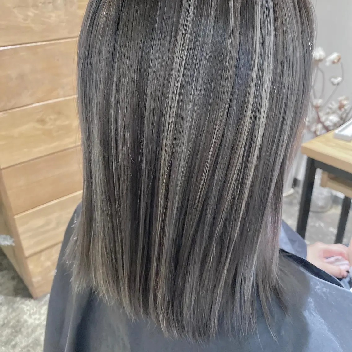 ミディアム カラー マンツーマン女性 美容師 奏のヘアスタイル