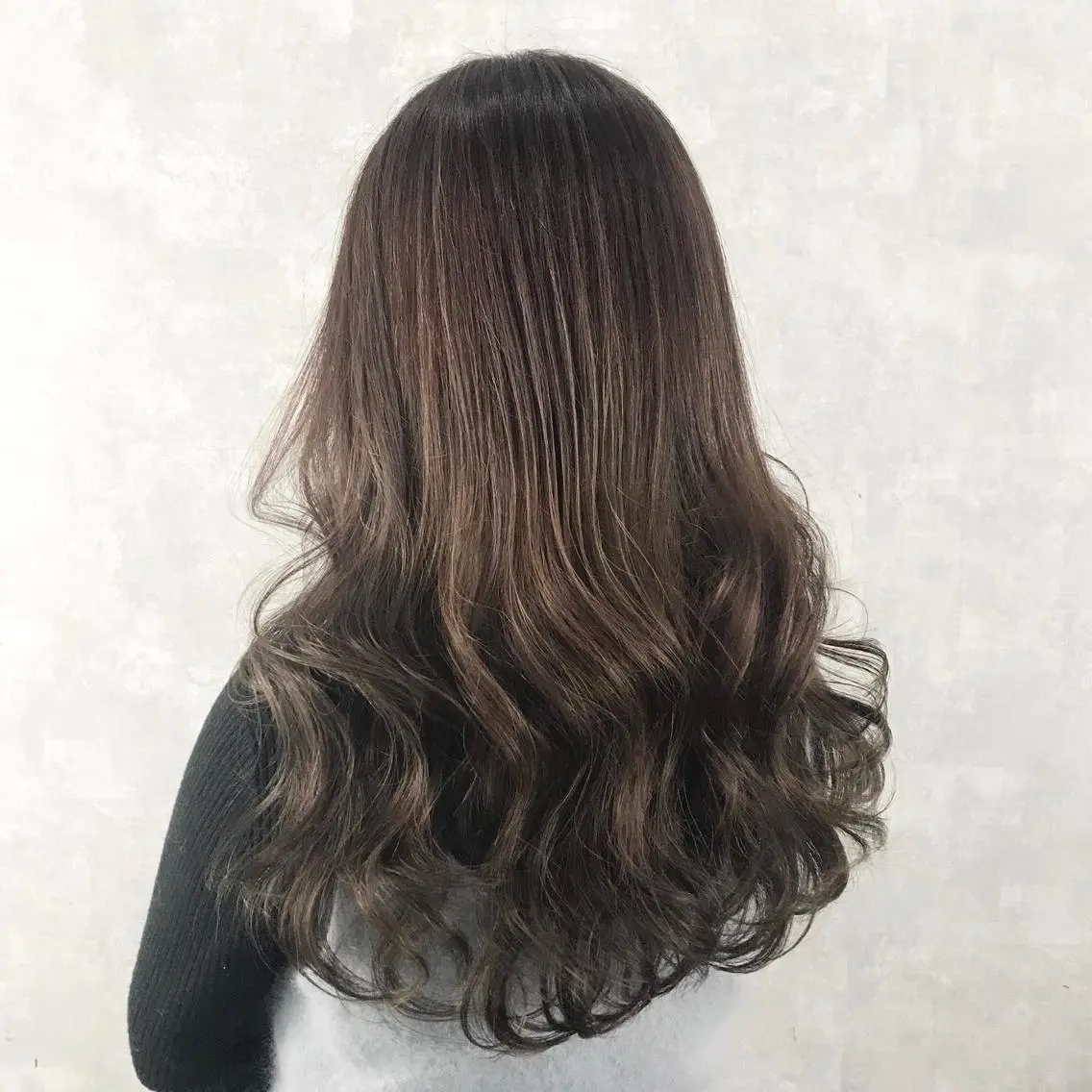 ロング カラー ブリーチ グレージュ ハイライトカラー ハイライト ヨシンモリ K-POP好き美容師 🇰🇷Kai.Yのヘアスタイル