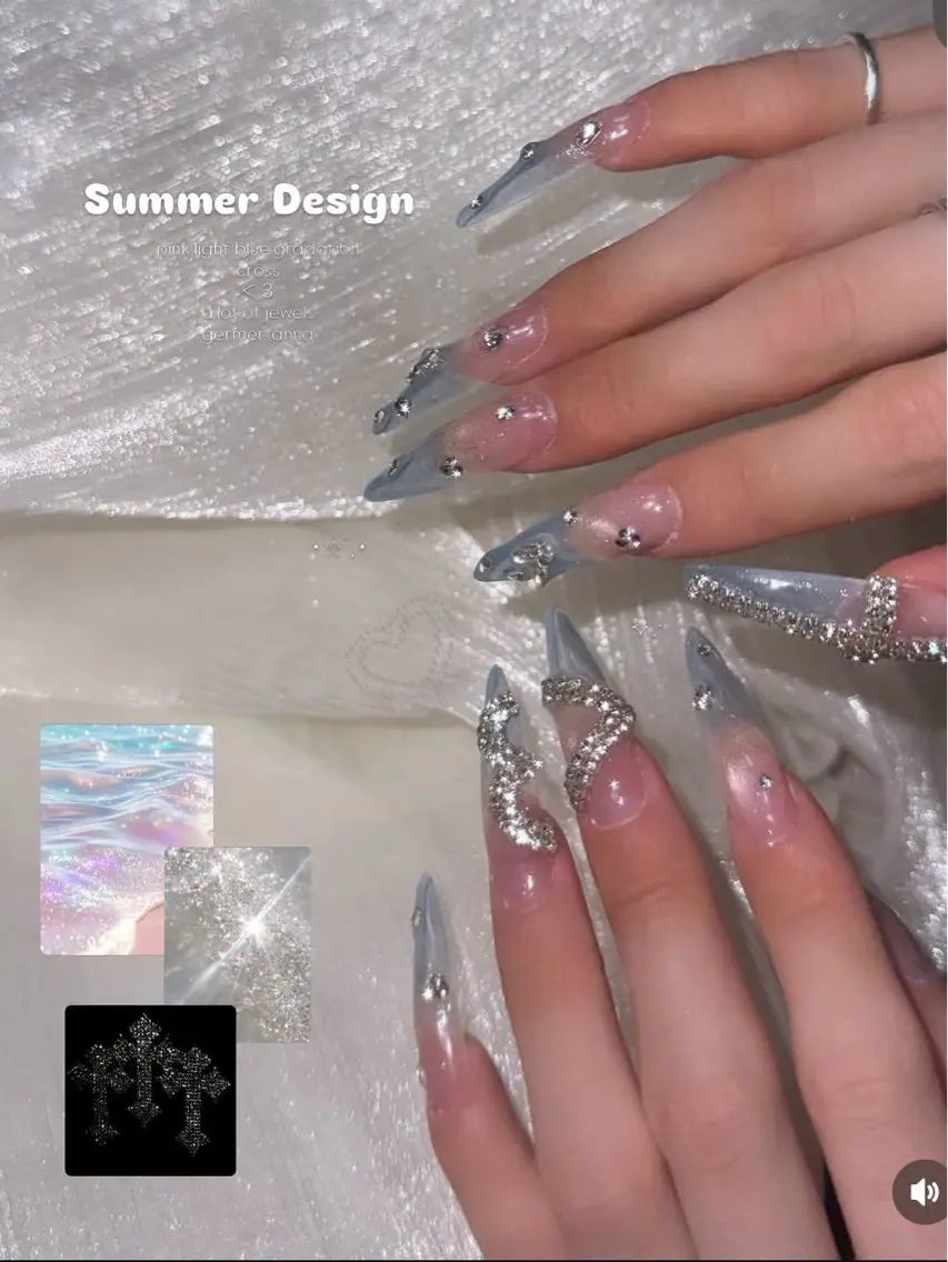 ネイル アートネイル クリアネイル ハート 水色 ハンドネイル ハンドケア germer. annaのネイルデザイン