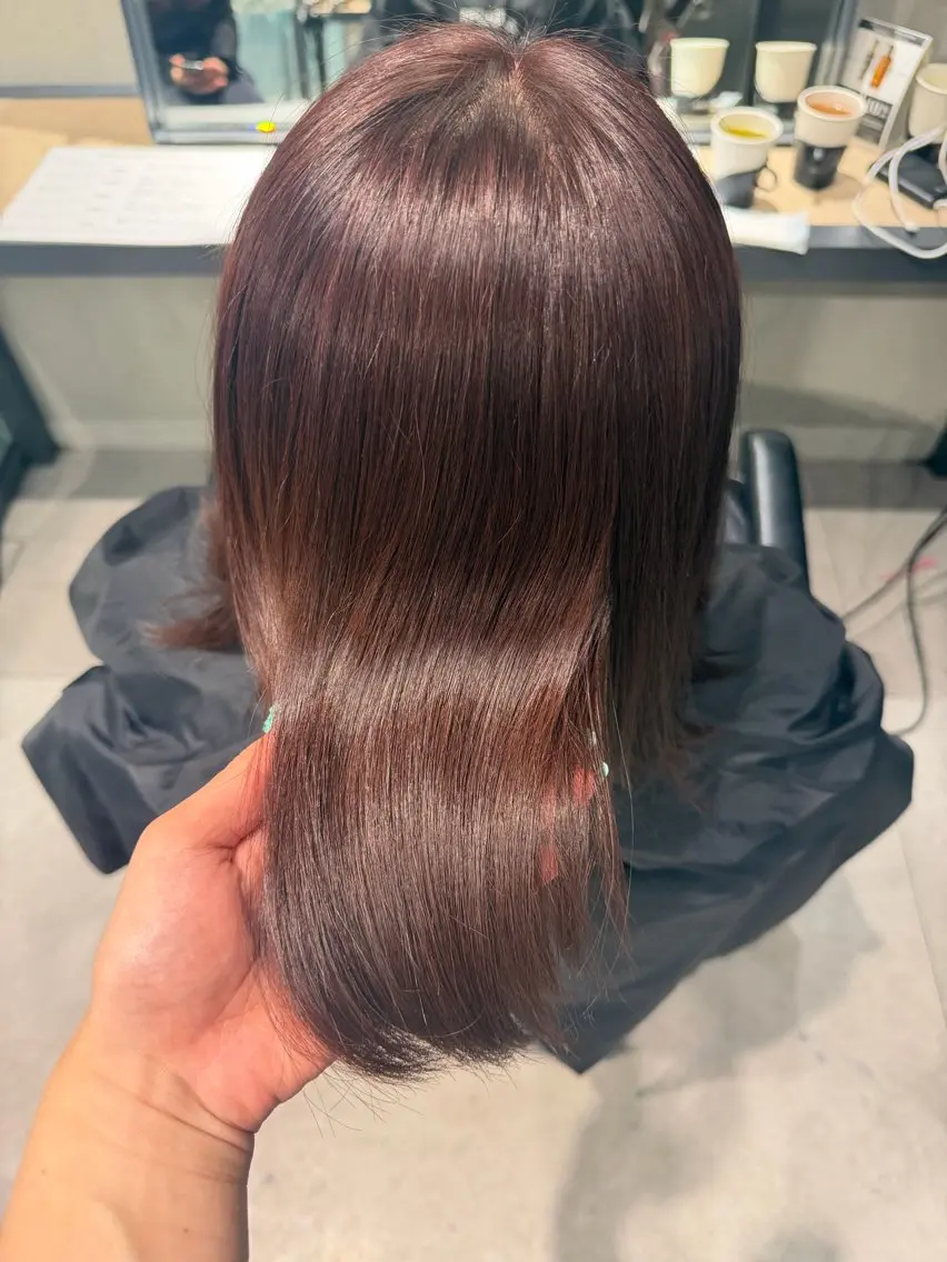 ミディアム miyu 艶感透明感カラーのヘアスタイル