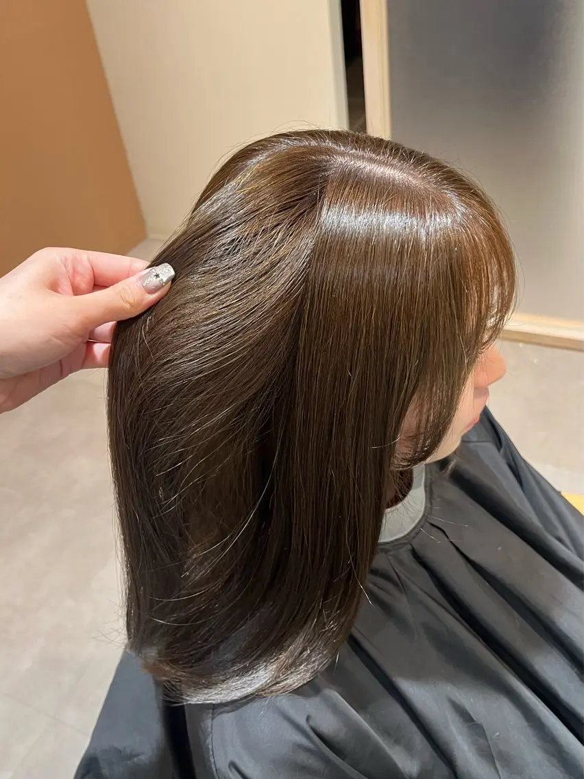ミディアム 相田 佳乃のヘアスタイル