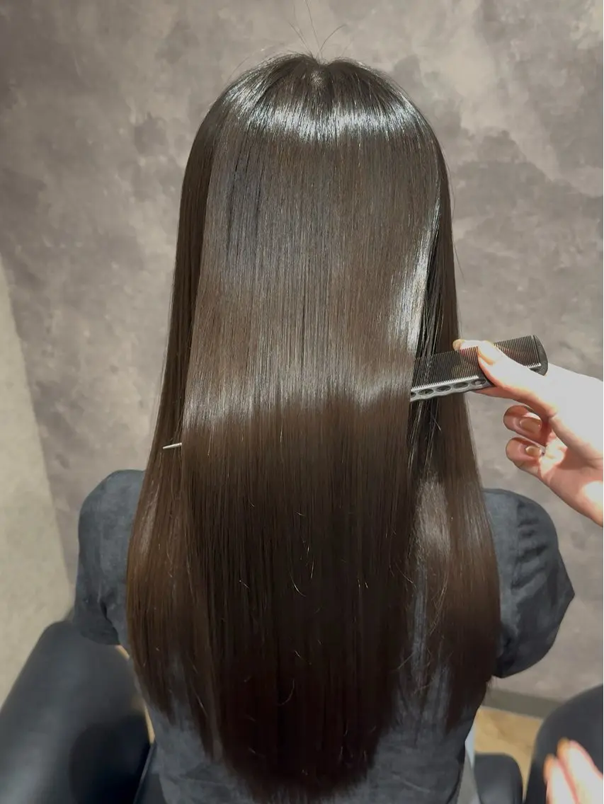 ロング 縮毛矯正 阪急箕面駅 艶カラー/縮毛矯正のヘアスタイル