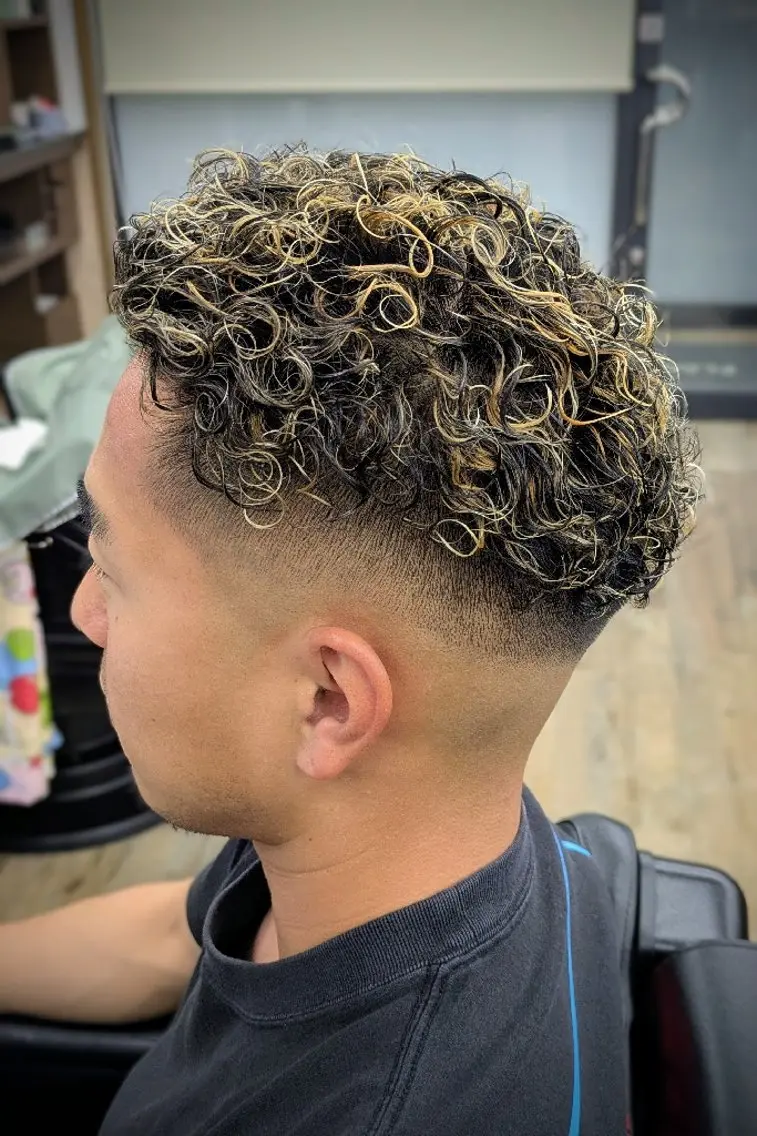 ショート パーマ 理容プラージュ燕三条 福井のヘアスタイル