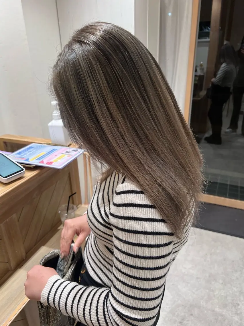 セミロング Day .1のヘアスタイル