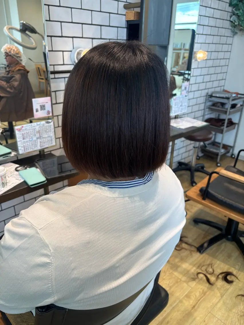 ショート 切りっぱなしボブ ボブ カット 工藤 璃乃 /ぱつっとボブのヘアスタイル