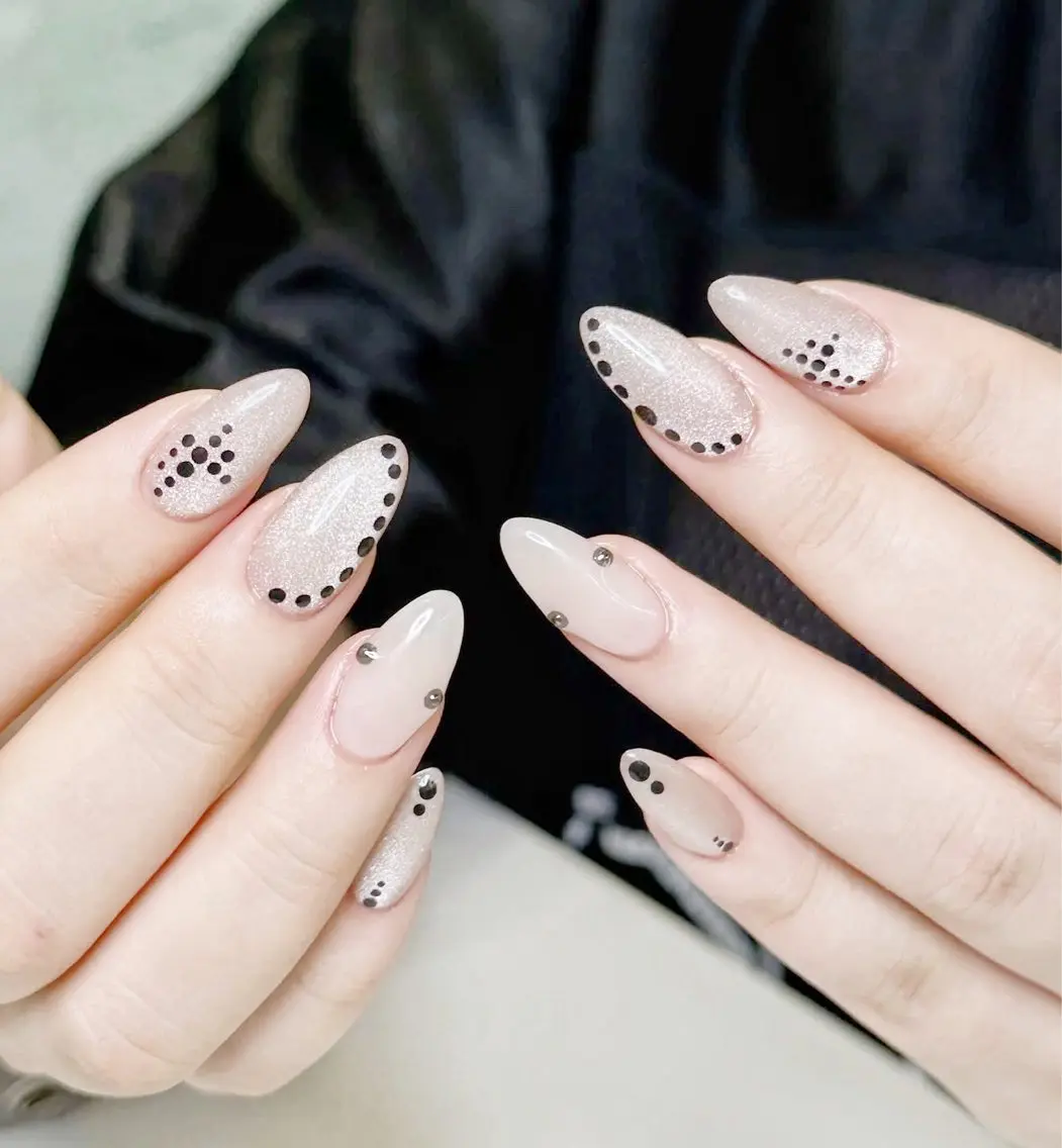 ネイル アニマル柄 オーロラネイル チークネイル フラッシュネイル ジェルネイル ハンドネイル Tira Nailのネイルデザイン