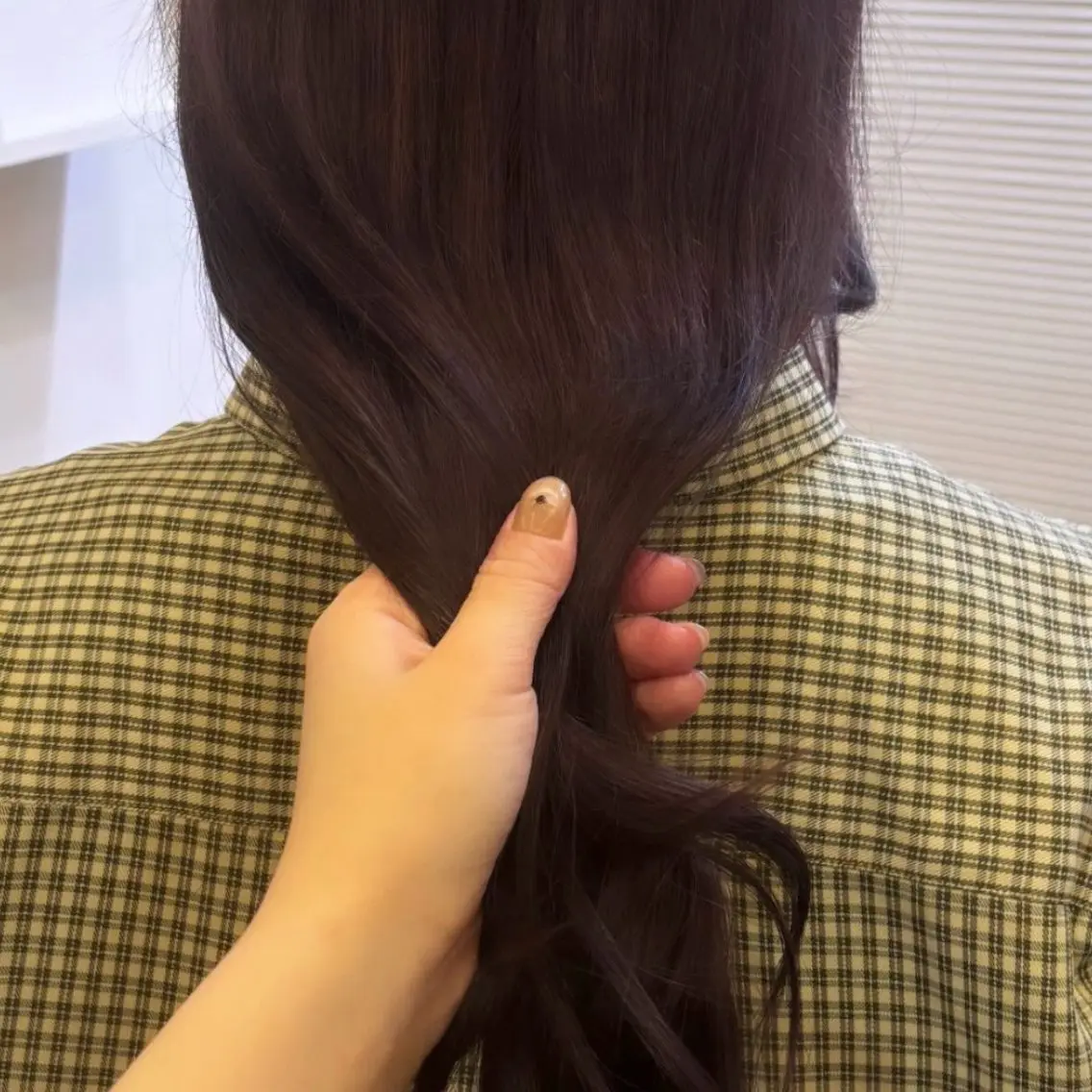 ロング 【透明感カラー/オリ ーブ】カミヤマシオリのヘアスタイル