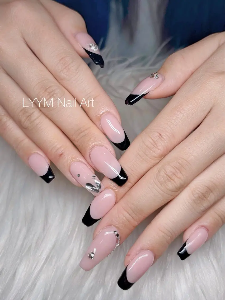 ネイル フレンチネイル ハンドネイル LYYM Salonのネイルデザイン