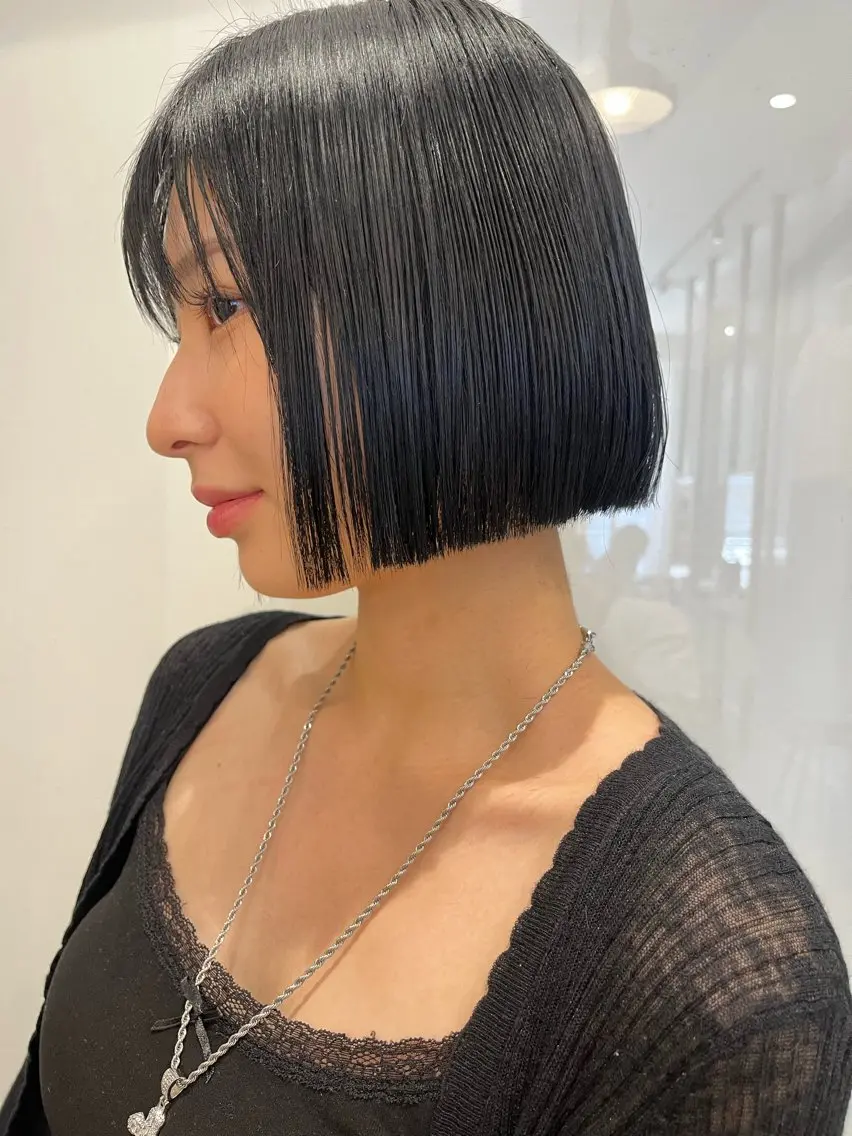 ショート 切りっぱなしボブ ボブ カット ヘアカラー NANA/ハイトーン メンズパーマのヘアスタイル