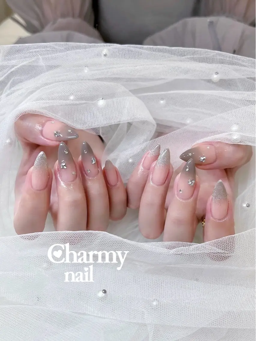 ネイル グラデーション ストーンネイル Charmynail ♡のネイルデザイン
