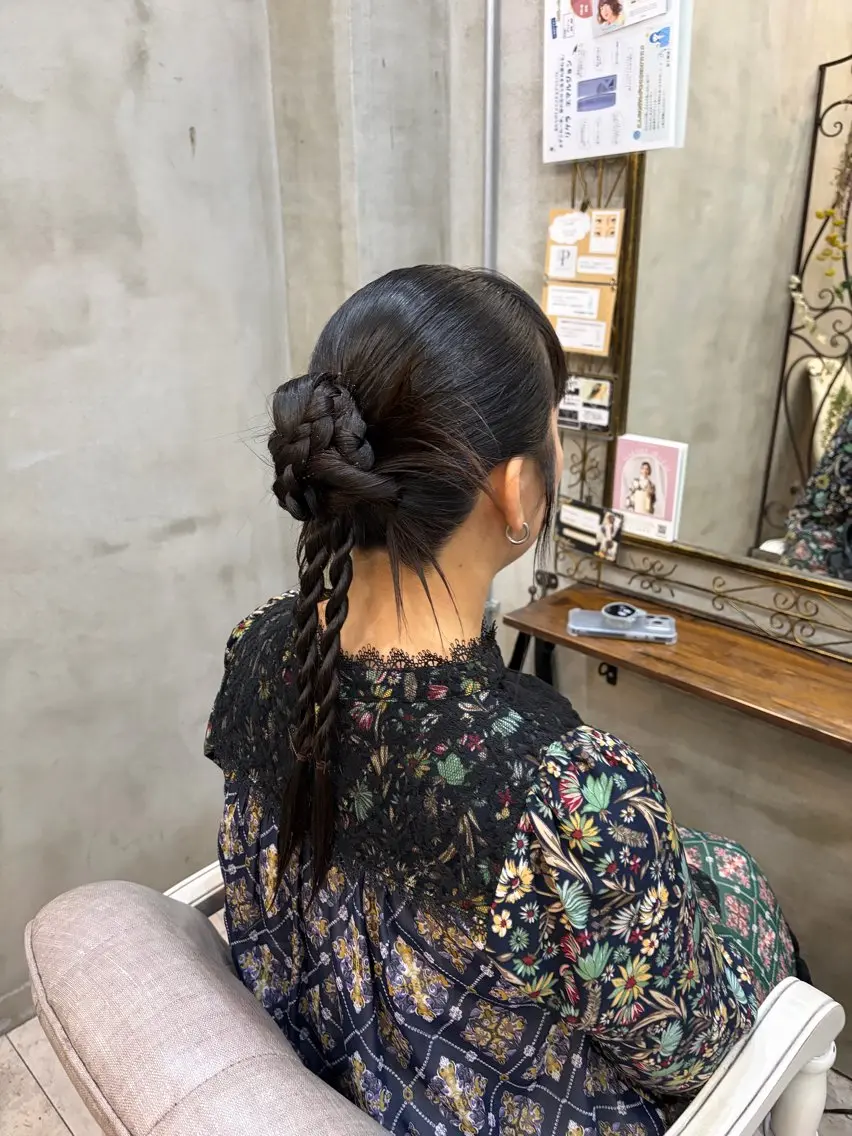ロング ヘアアレンジ ヘアセット 艶髪/ハイトーン/ ヘアセット/モエノのヘアスタイル