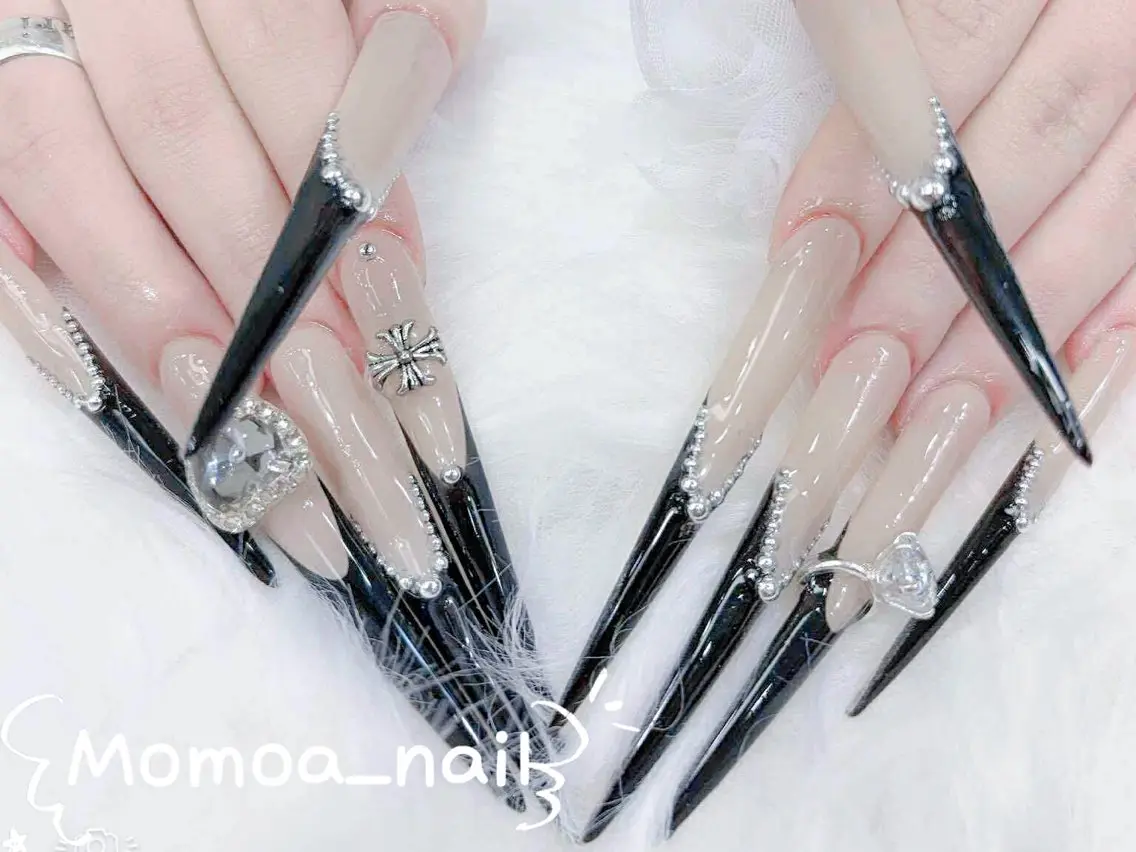ネイル 成人式 ロングネイル マグネットネイル 大理石ネイル(マーブル) リボン ハンドネイル MoMoA Nail ネイル長さ出し専門店のネイルデザイン