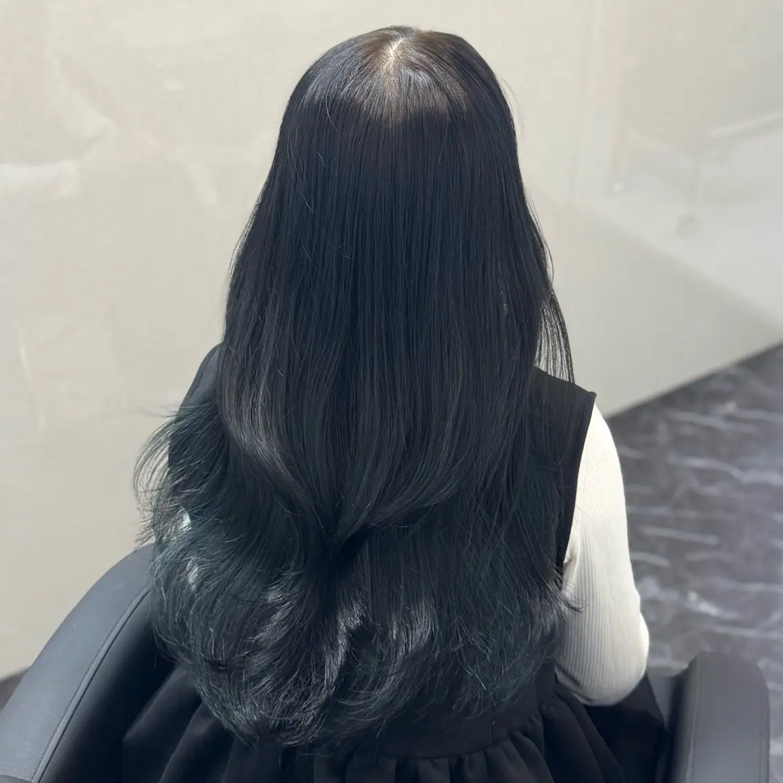 ロング カラー 黒髪 髪質改善 韓国風ヘア 縮毛矯正 トリートメント ヘアカラー トリートメント ヘアセット 髪質改善Ⅰ透明感 艶カラーⅠたつやのヘアスタイル
