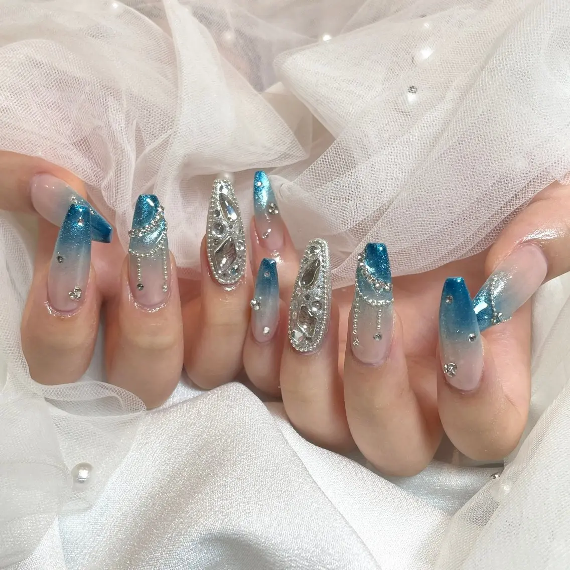 ネイル マグネットネイル ハンドネイル yurika 🌷.*・゚のネイルデザイン