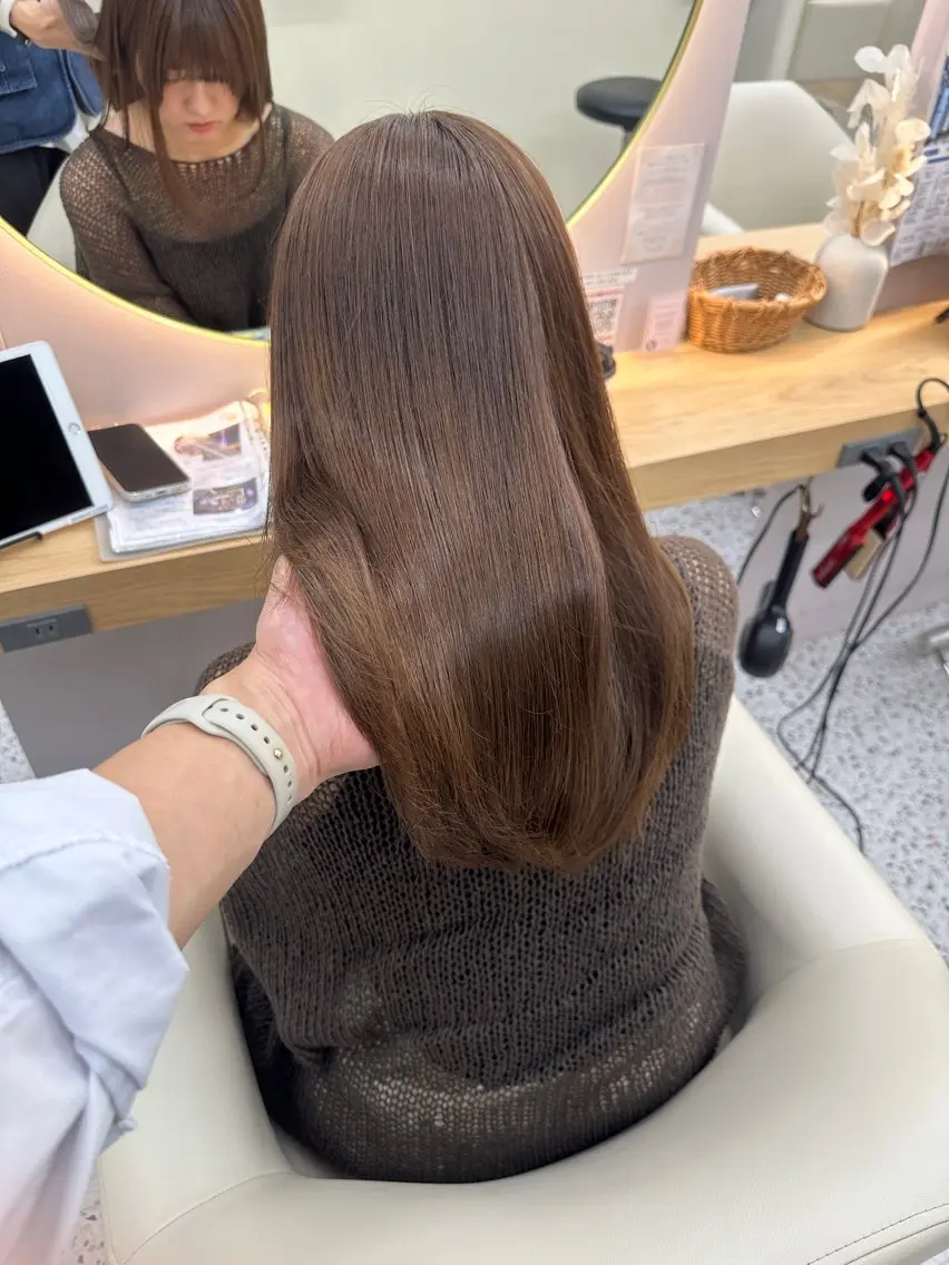 セミロング カラー カット ヘアカラー トリートメント ブリーチなし透明感 🤍キム🩵のヘアスタイル