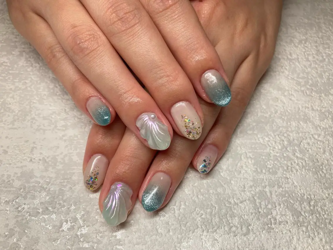ネイル アートネイル オーロラネイル Lisa’s Salonのネイルデザイン