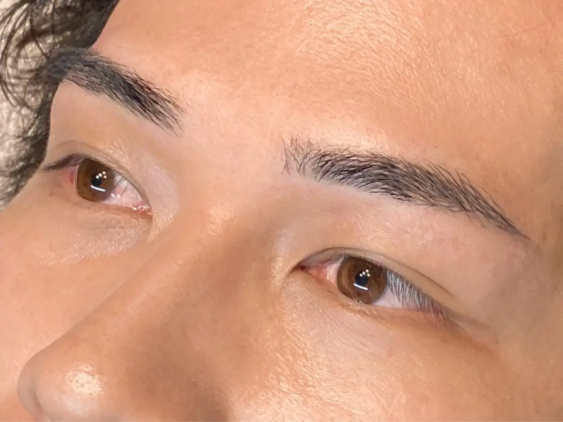 アイブロウ 眉毛ワックス脱毛 MENOR サエの眉毛・アイブロウイメージ