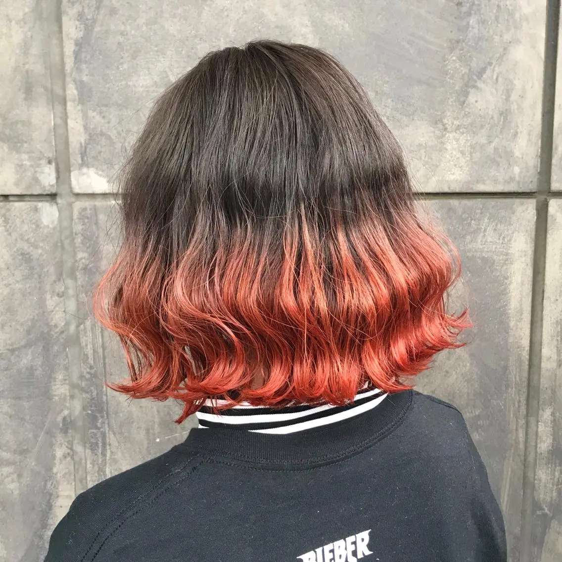 ショート カラー ブリーチ グラデーションカラー オレンジ K-POP好き美容師 🇰🇷Kai.Yのヘアスタイル