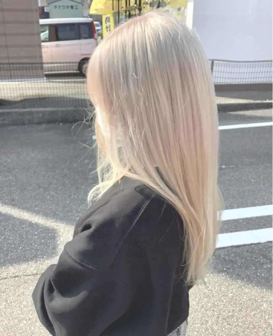 ロング カラー ブロンド ホワイトブロンド 💘韓国カラー💘 クルミのヘアスタイル