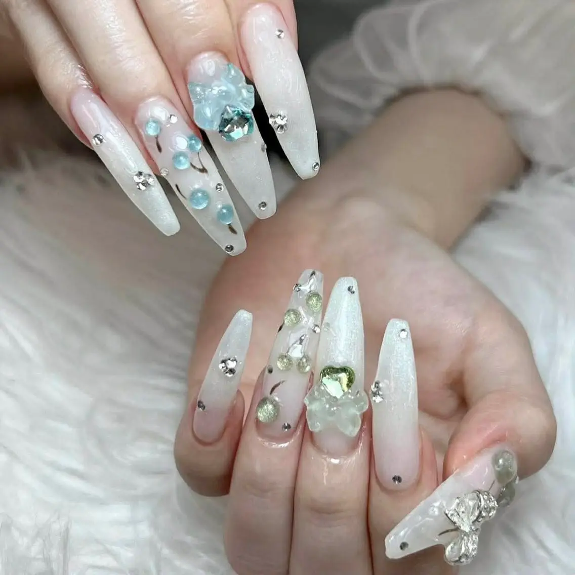 ネイル ハンドネイル Anh ゴテゴテネイルのネイルデザイン