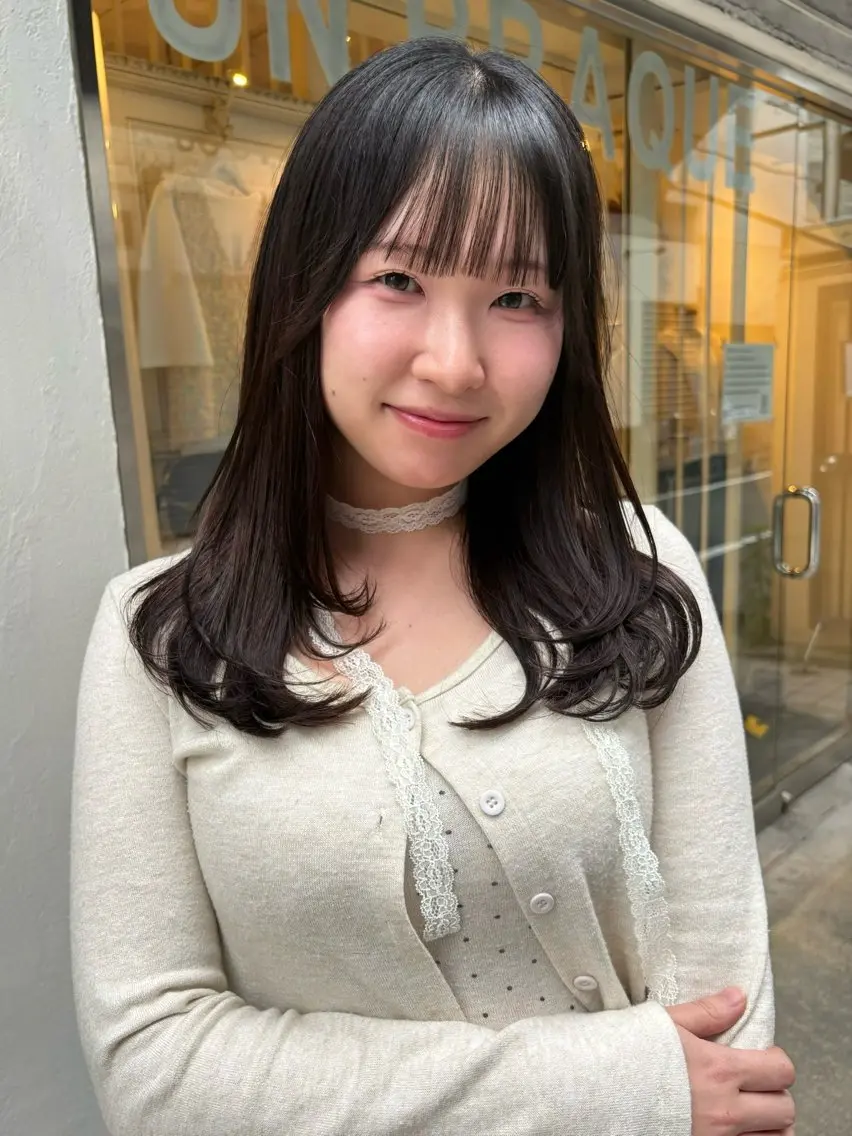 ミディアム レイヤーカット 似合わせカット カット トリートメント ヘッドスパ なぎさ 🎀 / 透明感カラー/心斎橋のヘアスタイル