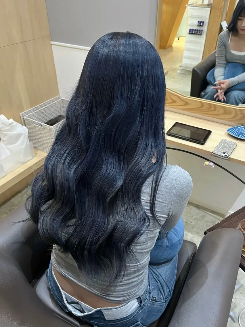 ロング miloc naha ナナカのヘアスタイル
