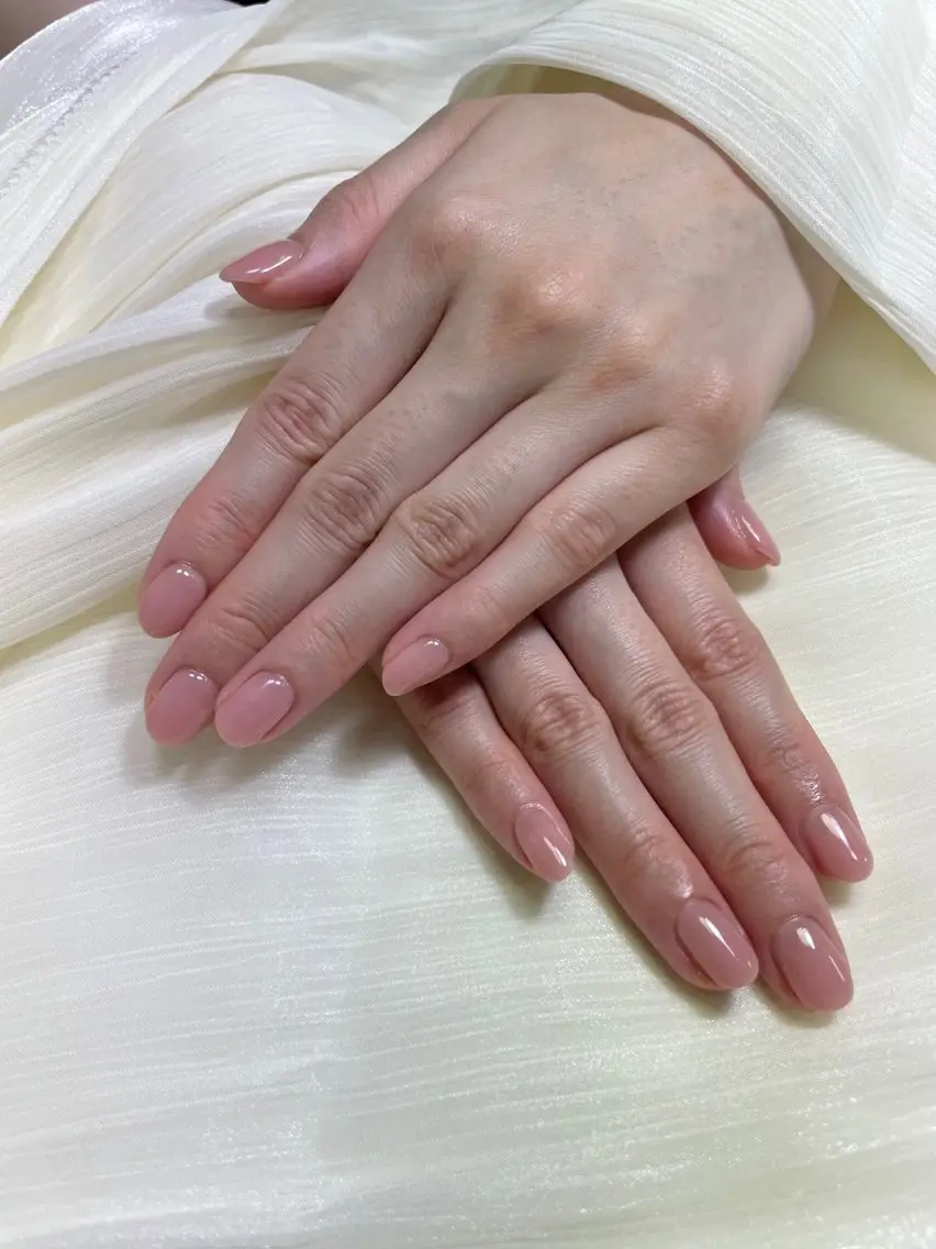 カラー ハンドネイル エリ🫧 nail池袋東口のネイルデザイン