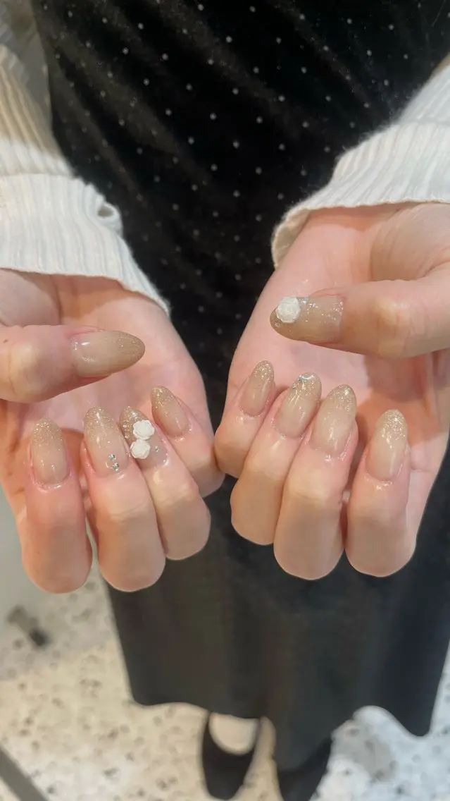 ネイル ハンドネイル 𝗮𝘆𝗮𝗸𝗮 📍新宿ネイリストのネイルデザイン