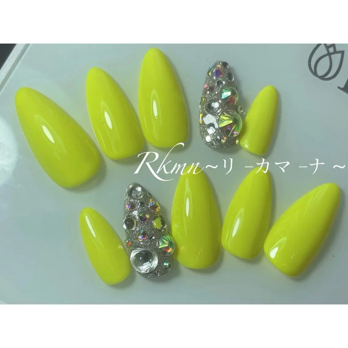 ネイル アートネイル 春ネイル 黄色 ハンドネイル フットネイル ハンドケア Rkmn ~リ-カマ-ナ~のネイルデザイン