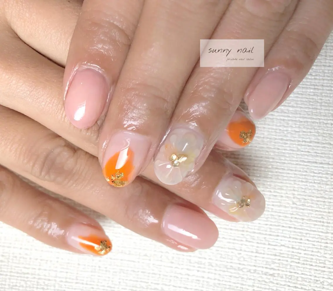 ネイル カジュアル フラワーネイル ジェルネイル ニュアンスネイル オレンジ sunny nailのネイルデザイン
