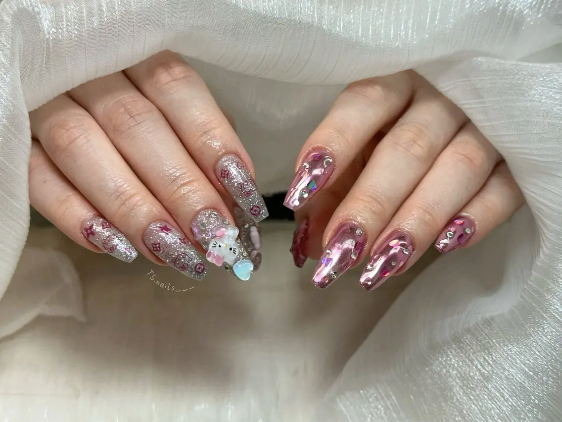 ネイル キラキラネイル マグネットネイル 持ち込み シンプルネイル ハンドネイル フットネイル ハンドケア TS. nails___のネイルデザイン