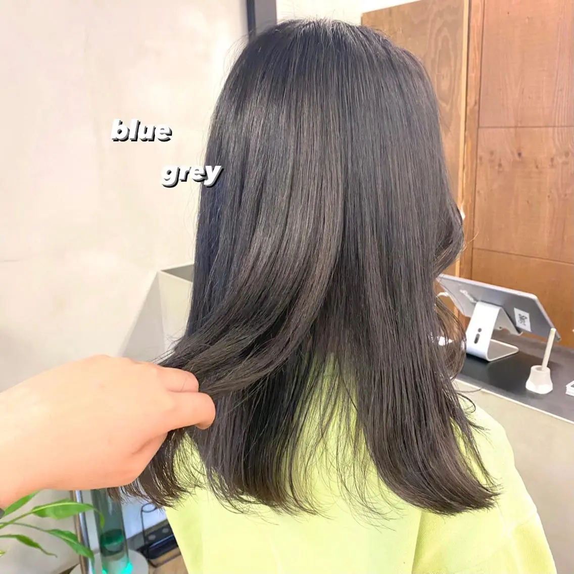 セミロング カラー パーマ ヘアアレンジ メンズ キッズ ネイル マツエク・マツパ ブルーカラー ブルーグレー ブルー カット ヘアカラー 前川 朋香のヘアスタイル