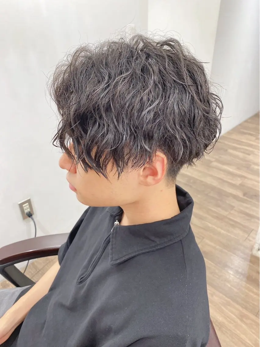 ショート パーマ メンズ カット パーマ ハイライト⭐️上野 高広のヘアスタイル