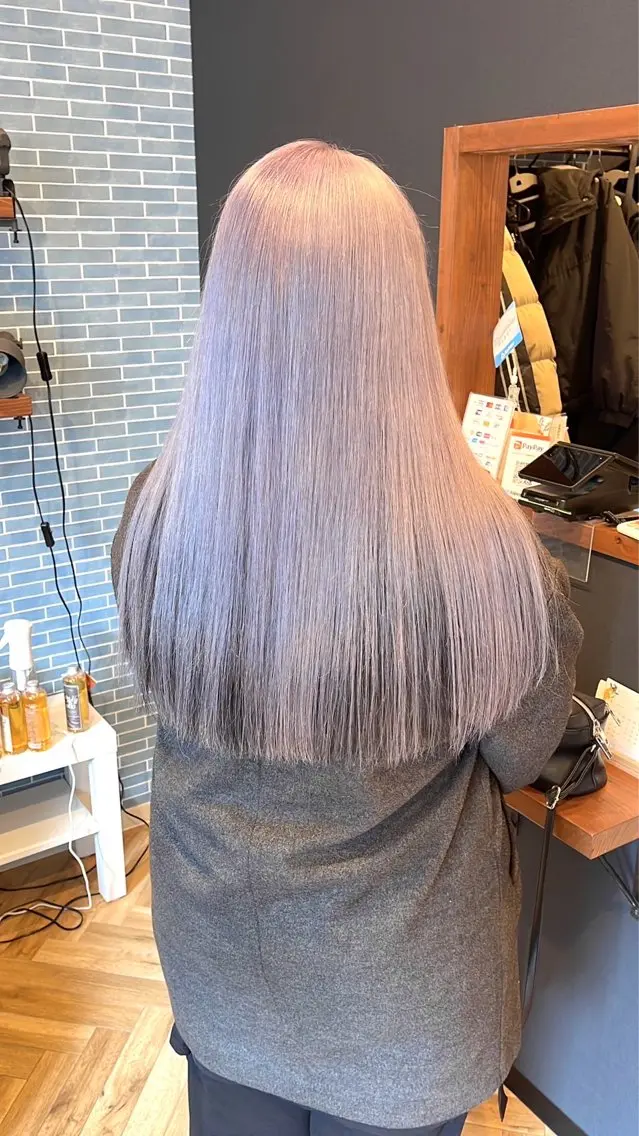 カラー misaki /ハイトーンカラーのヘアスタイル