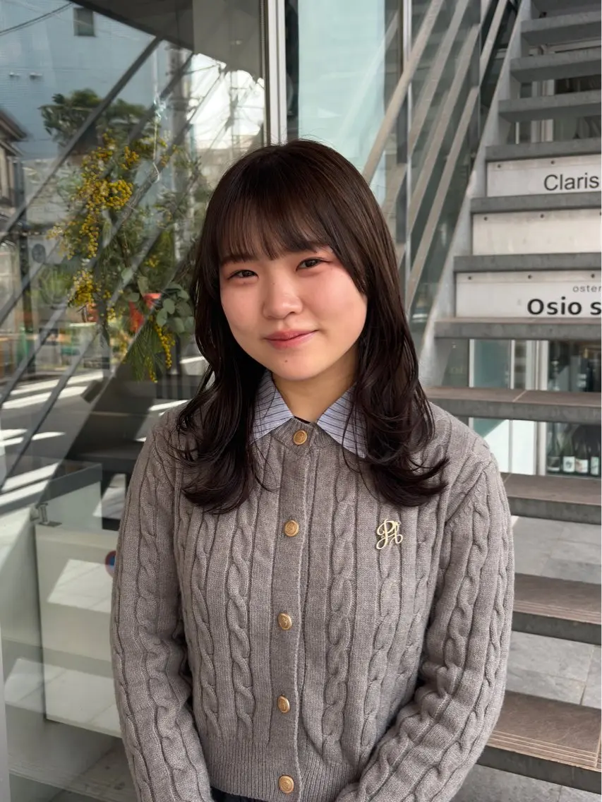 ミディアム レイヤーカット 西村 清花のヘアスタイル