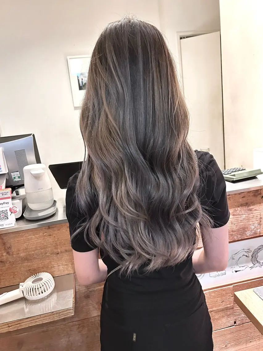 ロング カラー ヘアカラー トリートメント ケア剤オタク×海外 ヘア長谷川裕起のヘアスタイル