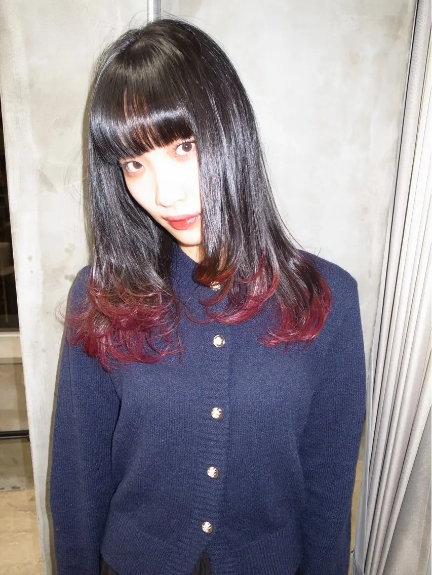 セミロング カラー 湯浅 美玖のヘアスタイル