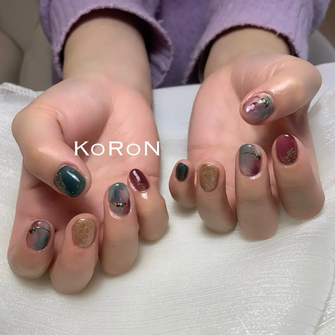 ネイル ニュアンスネイル 冬ネイル クリスマス 自宅サロン鎌倉 KORONのネイルデザイン