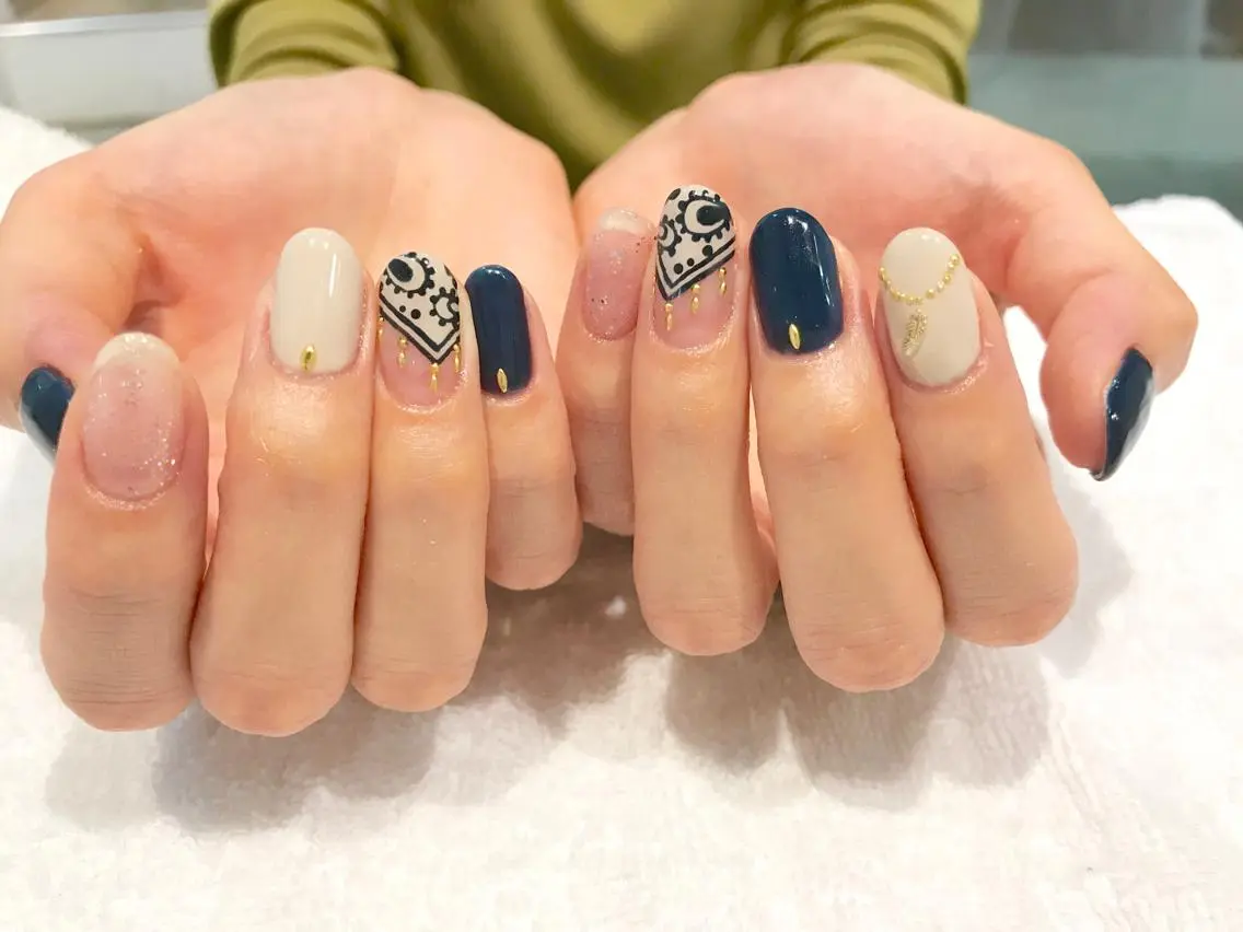 ネイル ネイビー NARUMI HYODOのネイルデザイン
