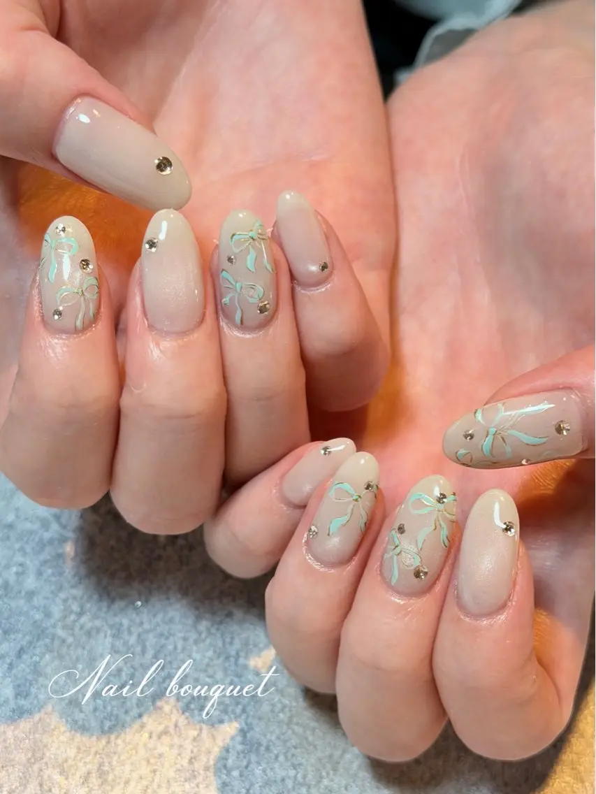 ネイル アートネイル カジュアル ドット フラワーネイル フレンチネイル ハンドネイル Nail bouquetのネイルデザイン