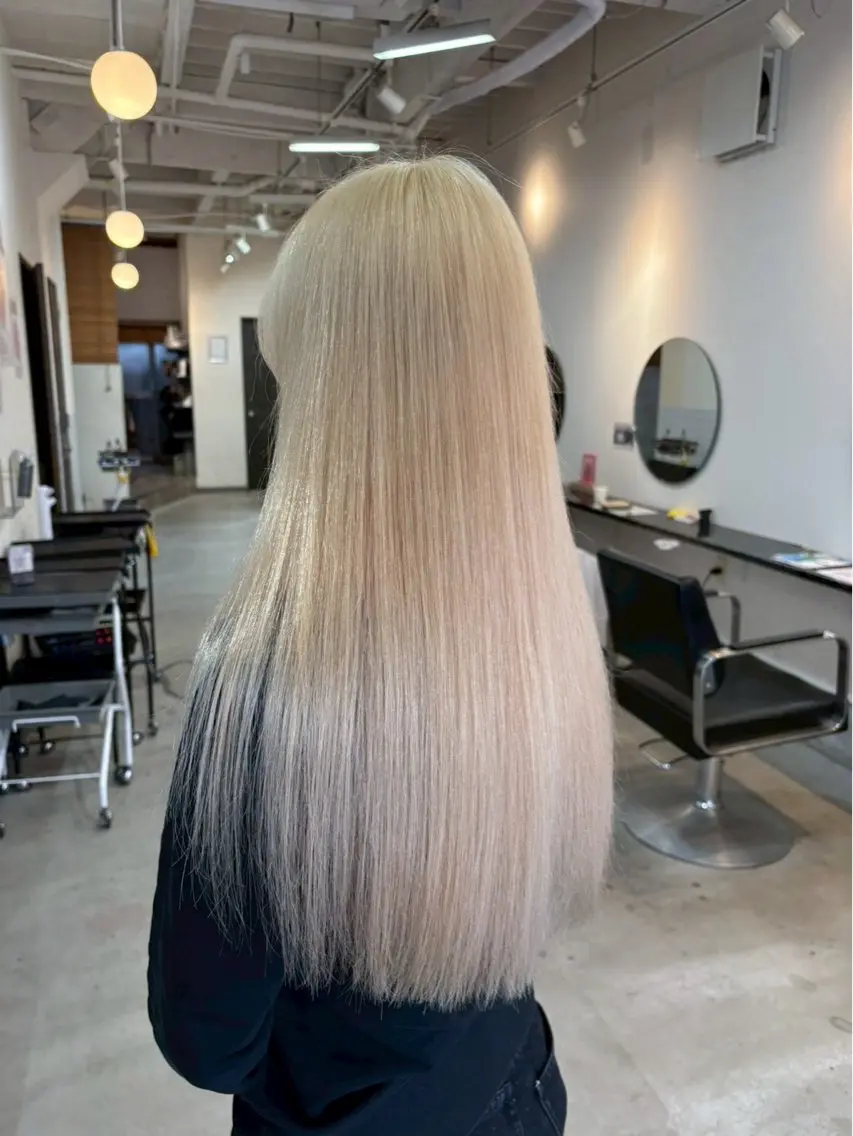 ロング カラー LUCK ユナのヘアスタイル