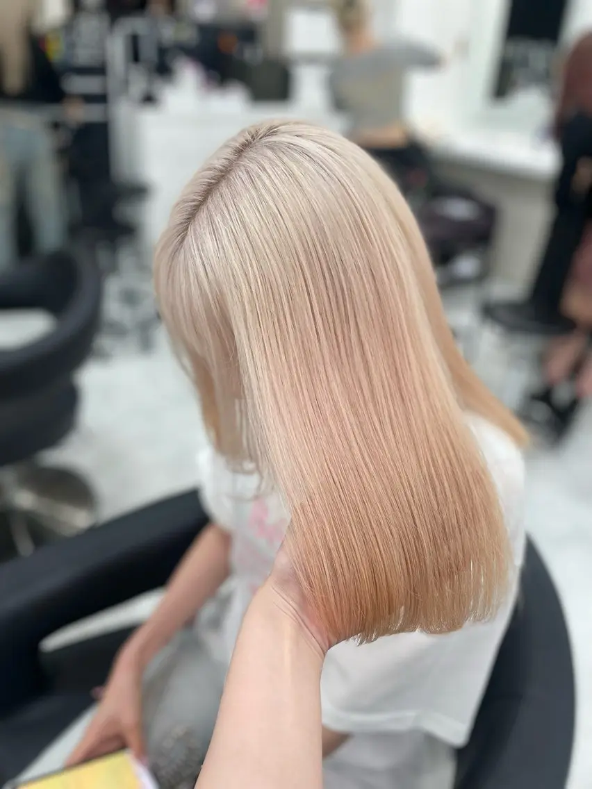 ミディアム カラー ブリーチ ヘアカラー トリートメント 💗トレンドモテヘア Natsumi 💗のヘアスタイル